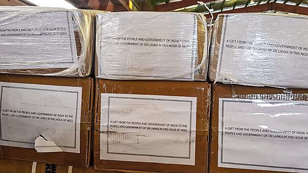 india gifts 10 ton consignment of medicines to sri lanka 2 1586334332 10 தொன் மருந்துகளை இந்தியா இலங்கைக்கு வழங்கியது