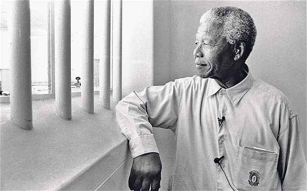 Mandela robben ''நெல்சன் மண்டேலா'' அனைத்து நாடுகள் தினம் - புலவர் சிவநாதன்