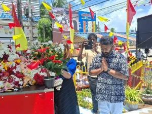 யாழ் வந்த சந்தோஸ்நாராயணன் திலீபனை வணங்கினார் 2 https://www.ilakku.org/wp-content/uploads/2021/08/cropped-Google_Logo.png Santhosh Marayanan Thileepan 2023 யாழ் வந்த சந்தோஸ்நாராயணன் திலீபனை வணங்கினார்