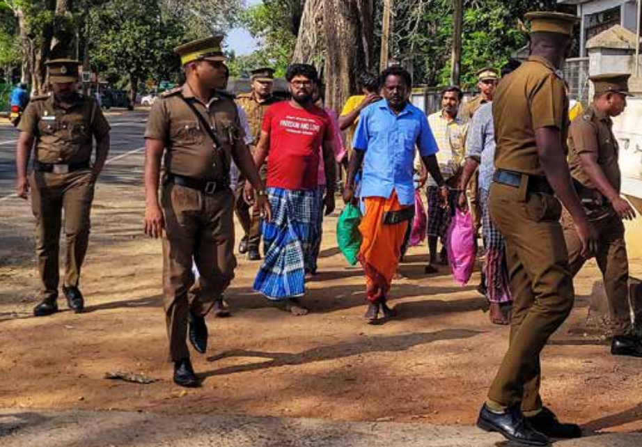 வெடுக்குநாறி மலையில் கைதான 8 பேருக்கும் விளக்கமறியல் நீடிப்பு - தொல்பொருட்களை சேதப்படுத்தியதாக குற்றச்சாட்டு 1 https://www.ilakku.org/wp-content/uploads/2021/08/cropped-Google_Logo.png 3 12 14 வெடுக்குநாறி மலையில் கைதான 8 பேருக்கும் விளக்கமறியல் நீடிப்பு - தொல்பொருட்களை சேதப்படுத்தியதாக குற்றச்சாட்டு
