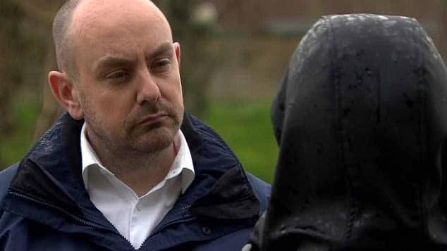 பிரித்தானியாவில் பணத்திற்கு வதிவிடம் அனுமதி? உள்துறை அலுவலக ஊழியருக்கு காத்திருந்த அதிர்ச்சி 1 https://www.ilakku.org/wp-content/uploads/2021/08/cropped-Google_Logo.png unnamed பிரித்தானியாவில் பணத்திற்கு வதிவிடம் அனுமதி? உள்துறை அலுவலக ஊழியருக்கு காத்திருந்த அதிர்ச்சி