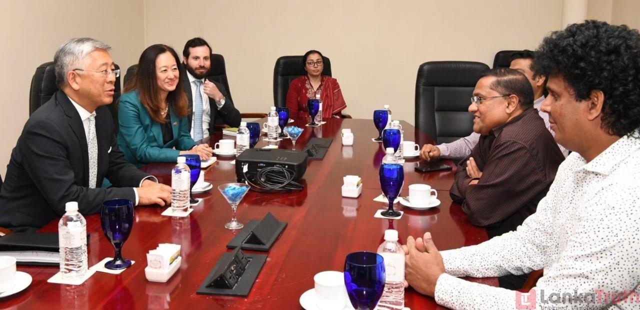 ஜே.பி.வி. தலைவா்களை சந்தித்த அமெரிக்காவின் உதவிச் செயலாளர் டொனல்ட் லூ 2 https://www.ilakku.org/wp-content/uploads/2021/08/cropped-Google_Logo.png 11 1 ஜே.பி.வி. தலைவா்களை சந்தித்த அமெரிக்காவின் உதவிச் செயலாளர் டொனல்ட் லூ