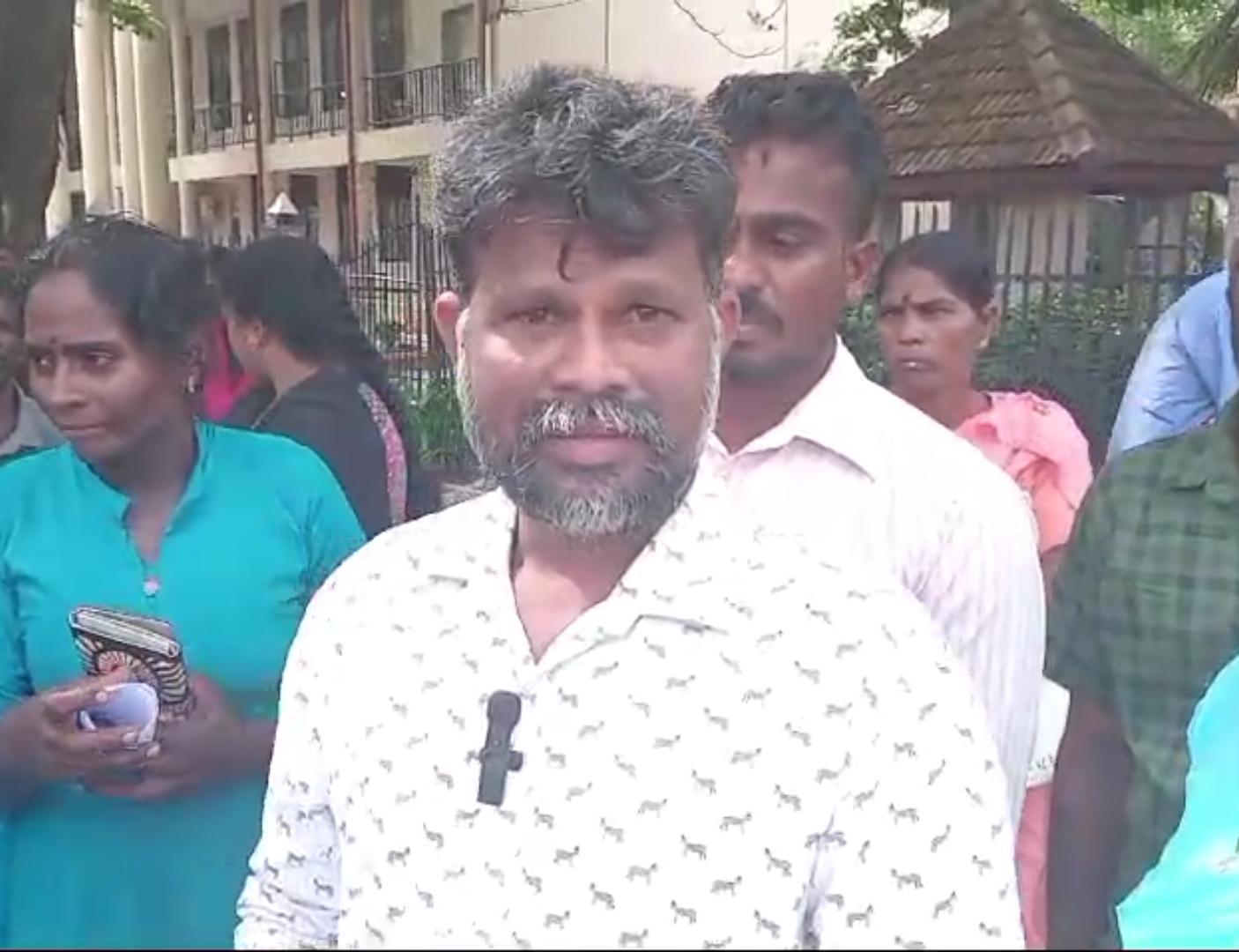 மக்களின் வாழ்வாதாரத்தை அழிக்கும் நிலையை கண்டு கொள்ளாதவர்கள் - திருமலையான் 4 https://www.ilakku.org/wp-content/uploads/2021/08/cropped-Google_Logo.png 5 மக்களின் வாழ்வாதாரத்தை அழிக்கும் நிலையை கண்டு கொள்ளாதவர்கள் - திருமலையான்