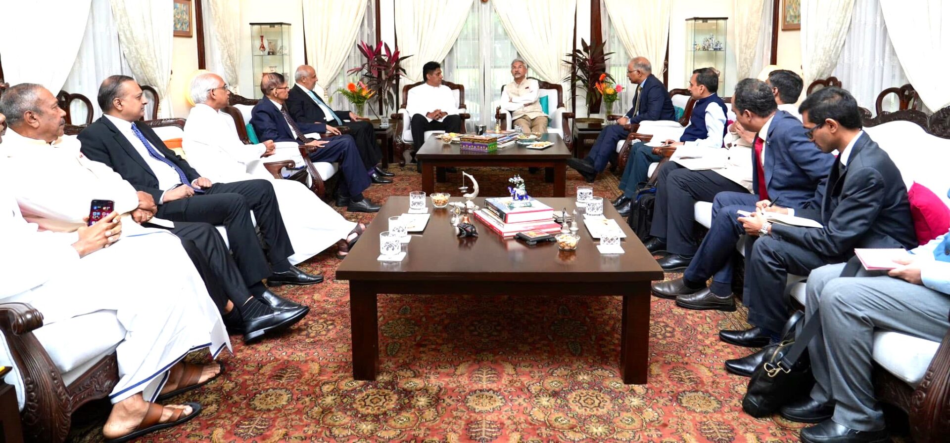 ஐக்கிய மக்கள் சக்தி அரசிலும் இந்தியாவுடனான உறவு சிறப்பாக இருக்கும் - ஜெய்சங்கரிடம் தெரிவித்த சஜித் 2 https://www.ilakku.org/wp-content/uploads/2021/08/cropped-Google_Logo.png 8 3 ஐக்கிய மக்கள் சக்தி அரசிலும் இந்தியாவுடனான உறவு சிறப்பாக இருக்கும் - ஜெய்சங்கரிடம் தெரிவித்த சஜித்