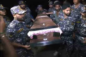 இரு நாட்டு மீனவா் பிரச்சினை, குட்டையில் மீன்பிடிக்கும் சீனா:அகிலன்