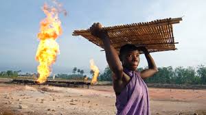 நாட்டை மாசுபடுத்திய பிரித்தானியாவிடம் இழப்பீடு கோரும் நைஜீரியா