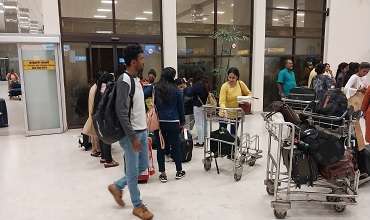 சட்டவிரோதமாக குவைத்தில் தங்கியிருந்த 30 இலங்கையர்கள் நாடு கடத்தல்!
