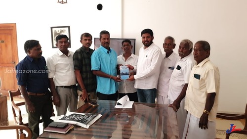 இந்திய சட்டமன்ற உறுப்பினர் நவாஸை சந்தித்தனர் வடக்கு கடற்றொழிலாளர் பிரதிநிதிகள்
