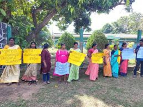 நிரந்தர நியமனத்தை வழங்குமாறு கோரி கிளிநொச்சியில் போராட்டம்!