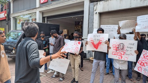 மாணவியின் மரணத்துக்கு நீதிகோரி மாணவர்கள் கொழும்பில் போராட்டம்