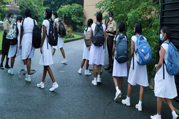 மட்டக்களப்பு: உணவு ஒவ்வாமையால் 78 மாணவர்கள் வைத்தியசாலையில் அனுமதி