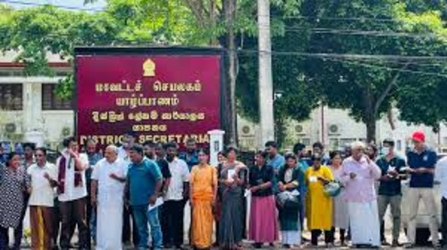சித்தர்களின் புனித பூமியில் குப்பை கொட்டாதே – யாழில் போராட்டம்