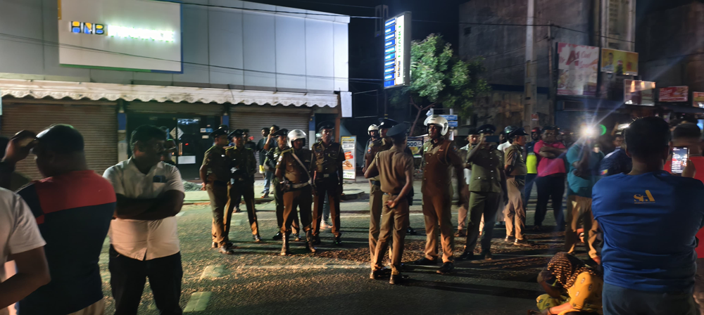 தமிழ் இளைஞரின் மரணத்திற்கு எதிரான கடையடைப்பு போராட்டம் பயனற்றது: அமைச்சர் ஆனந்த விஜேபால