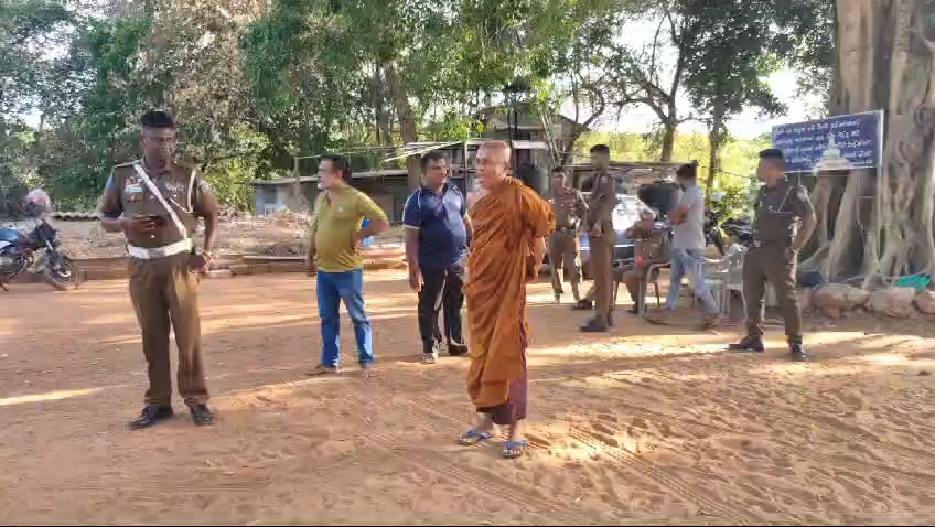 பழைய நீராவியடி பிள்ளையார் ஆலயத்தில் புதிய பெயர் பலகை வைப்பதற்கு தடை
