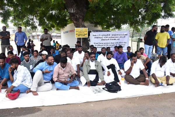 காற்றலை விவகாரம்: தொடரும் மன்னார் மக்களின் போராட்டம் தொடரும்!