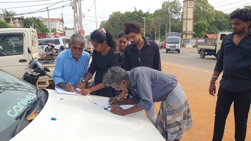 இனப்படுகொலைகளுக்கு சர்வதேச நீதி கோரி யாழில் கையெழுத்துப் போராட்டம்