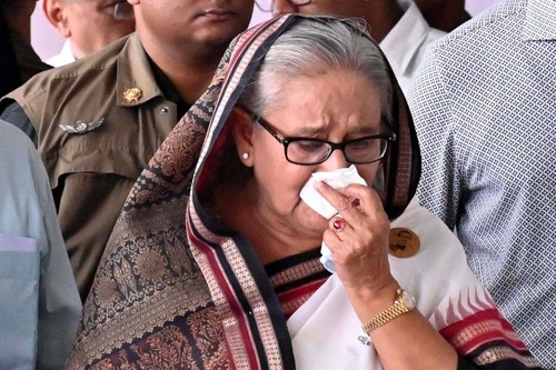 ஷேக் ஹசீனாவிற்கு மரண தண்டனை விதிக்க அந்நாட்டு சட்டத்தரணிகள் கோரிக்கை