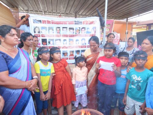 சர்வதேச சிறுவர் தினத்தை முன்னிட்டு சிறுவர்கள் போராட்டம்!