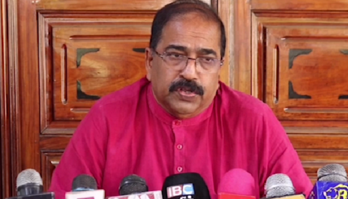 தமிழ் மக்களின் உரிமைகளை அரசாங்கம் மறுதலிப்பதாக சுரேஸ் சாடல்!