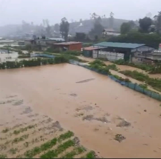 இலங்கையில் கன மழை: இதுவரை 56 பேர் உயிரிழப்பு !