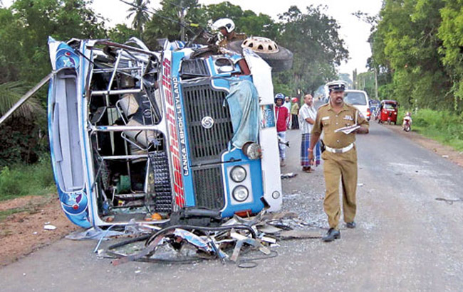 2025 : இதுவரை காலப்பகுதியில் வீதி விபத்துக்களால் 2,692 பேர் உயிரிழப்பு