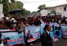 இந்திய மீனவர்களின் அத்துமீறிய மீன்பிடிக்கு எதிராக யாழில் போராட்டம்