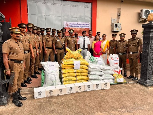பாதிக்கப்பட்டுள்ள மக்களுக்காக தமது உணவுப் பொருட்களை வழங்கிய மட்டக்களப்பு சிறையிலுள்ள கைதிகள்!