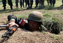 மக்களுக்கு இராணுவப் பயிற்சி அழிக்கும் இந்தியா