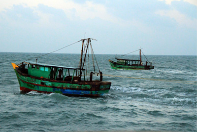 10 இந்திய மீனவர்கள் கைது