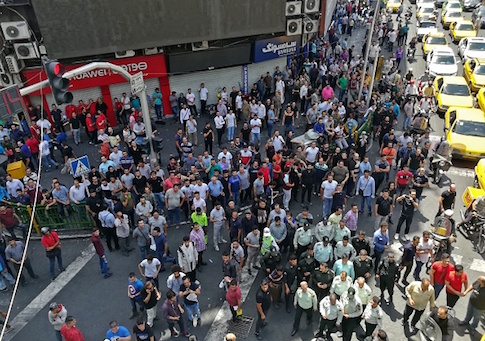 ஈரானிய நகரங்களில் அரசுக்கு எதிராக 12-வது நாளாகத் தொடரும் போராட்டங்கள்: 45 பேர் பலி