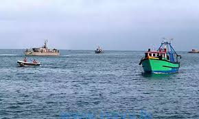 எல்லை தாண்டிய மேலும் 12 இந்திய மீனவர்கள் கைது!