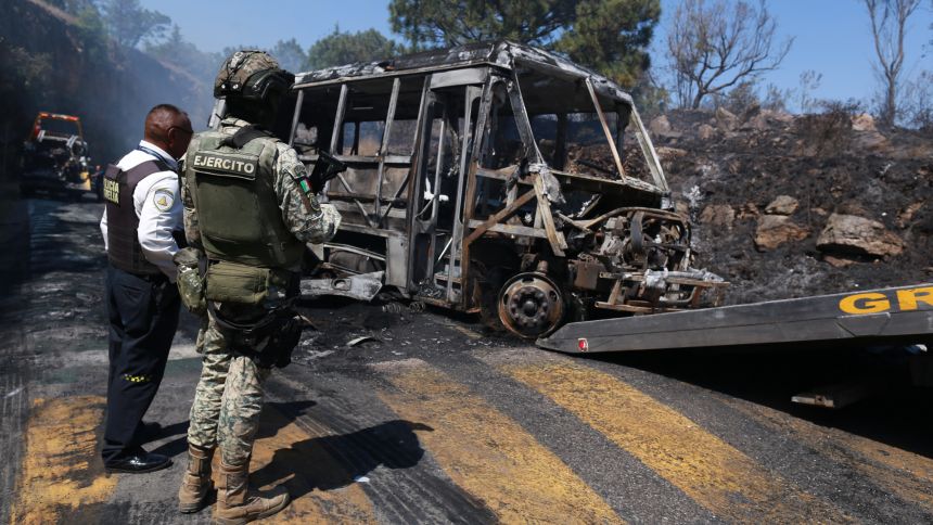 போதைப்பொருள் கடத்தல் குழு தலைவர் கொலை: மெக்சிகோவில் வன்முறை வெடிப்பு