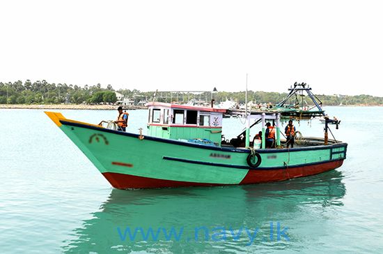 வாழ்வாதாரத்தை உறுதிப்படுத்துமாறு கோரி தொடரும் மீனவர்களின் போராட்டம்!