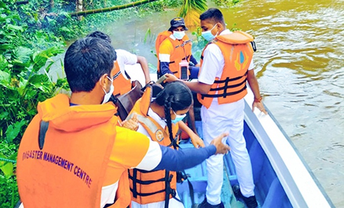 டித்வா சூறாவளியால் பாதிப்பு: மாணவர் ஒருவருக்கு 25,000 ரூபா நிதியுதவி!