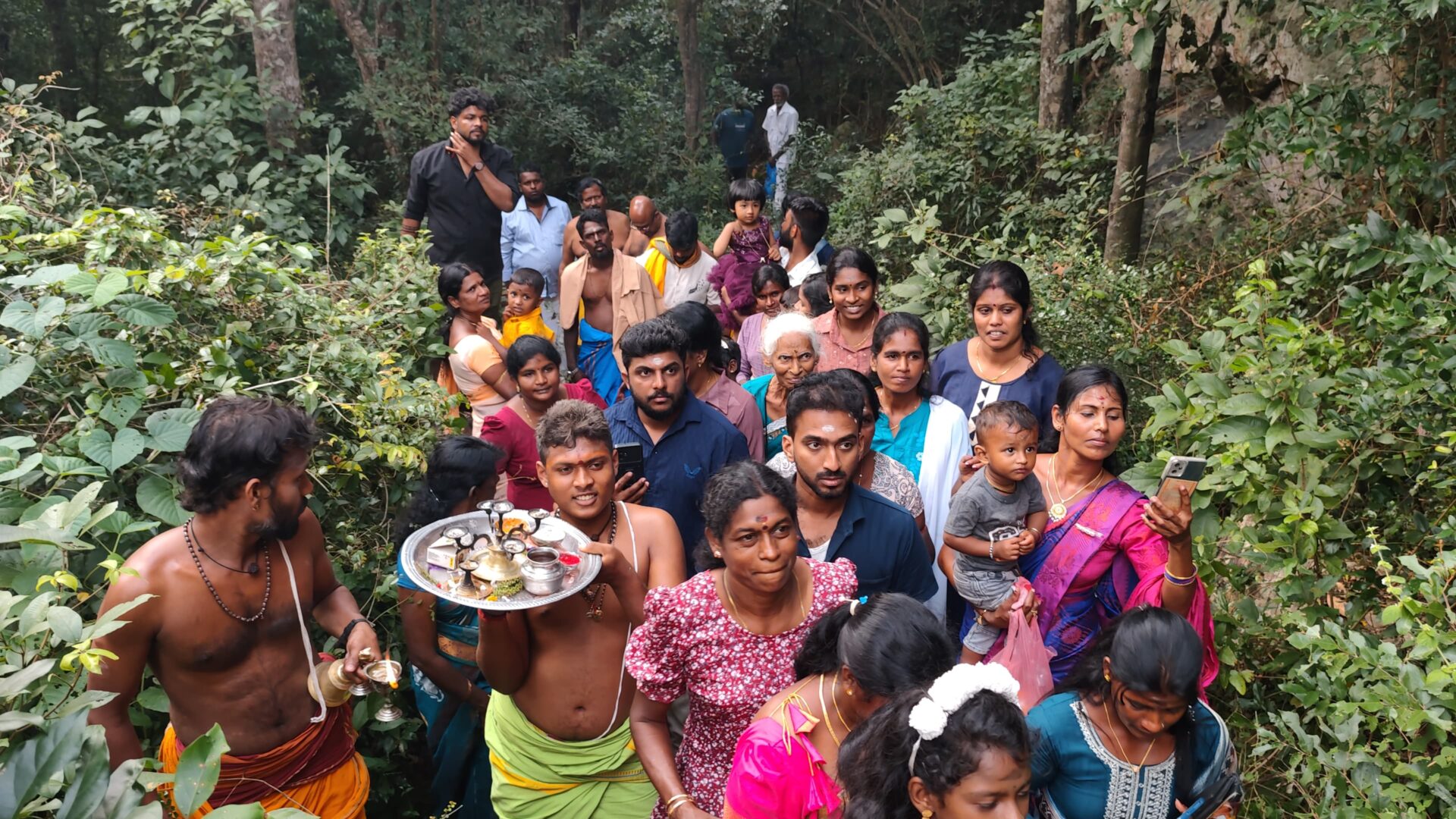 வெடுக்குநாறி ஆதிலிங்கேஸ்வரர் ஆலயத்தில் சுமூகமாக நடைபெற்ற சிவராத்திரி வழிபாடுகள் : துரைராசா ரவிகரன் பங்கேற்பு 1 https://www.ilakku.org/wp-content/uploads/2021/08/cropped-Google_Logo.png IMG 20260215 WA0156 வெடுக்குநாறி ஆதிலிங்கேஸ்வரர் ஆலயத்தில் சுமூகமாக நடைபெற்ற சிவராத்திரி வழிபாடுகள் : துரைராசா ரவிகரன் பங்கேற்பு
