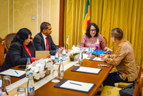 பிலிப்பைன்ஸில் பிரதமர் இருதரப்புப் பேச்சுவார்த்தை