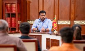 ஜனாதிபதியிடம் நற்சான்றிதழ் பத்திரங்களை கையளித்த புதிய தூதரகப் பிரதிநிதிகள்