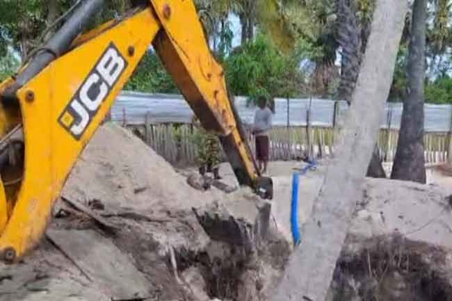 மட்டக்களப்பு மண்முனையில் புலிகளின் ஆயுதங்களைத் தேடி அகழ்வு