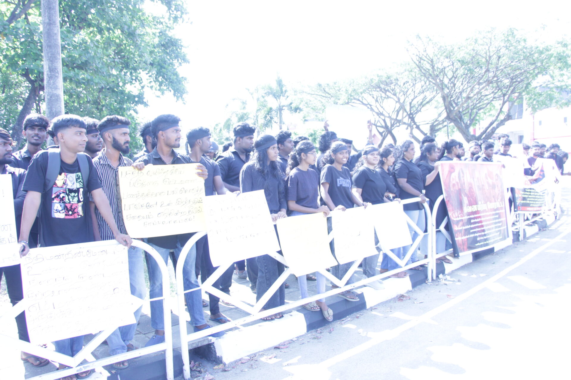 அதிகரிக்கும் கொலை சம்பவங்கள்: மட்டக்களப்பில் கவன ஈர்ப்பு போராட்டம்! 1 https://www.ilakku.org/wp-content/uploads/2021/08/cropped-Google_Logo.png IMG 0009 அதிகரிக்கும் கொலை சம்பவங்கள்: மட்டக்களப்பில் கவன ஈர்ப்பு போராட்டம்!