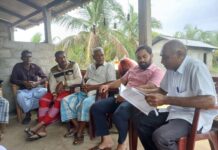 சூரிய சக்தி மின் திட்டத்தால் வாழ்வாதாரத்தை இழக்கும் முத்துநகர் மக்கள்!