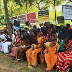 மயிலிட்டியில் காணி உரிமையாளர்கள் கறுப்புக் கொடிகளுடன் போராட்டம்