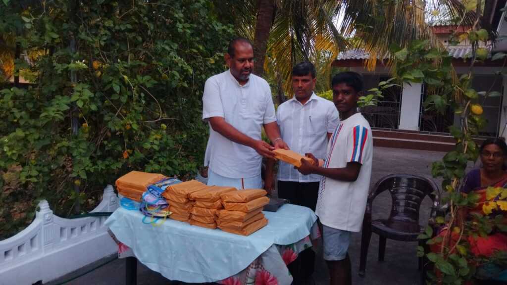 வடமராட்சி கடலில் காணாமல் போன மீனவரின் இரு பிள்ளைகளின் கல்விச் செலவை முன்னணி பொறுப்பேற்பு! 1 https://www.ilakku.org/wp-content/uploads/2021/08/cropped-Google_Logo.png Unknown 1 வடமராட்சி கடலில் காணாமல் போன மீனவரின் இரு பிள்ளைகளின் கல்விச் செலவை முன்னணி பொறுப்பேற்பு!