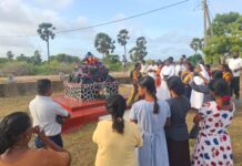 மலையக மக்கள் இலங்கையில் கால்பதித்து 200 ஆண்டுகள் நிறைவின் நினைவுத்தூபியில் அஞ்சலி
