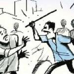 மட்டு. மாநகரசபை உறுப்பினர், அவரது சகோதரர் மீது தாக்குதல் !