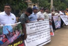 “எங்கள் காணிகளை உடனே வழங்கு” : கிளிநொச்சியில் போராட்டம்